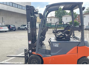 Elektrikli forklift TOYOTA