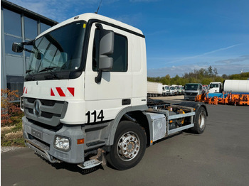 Şasi kamyon MERCEDES-BENZ Actros 1832