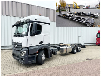 Kancalı yükleyici kamyon MERCEDES-BENZ Actros 2545