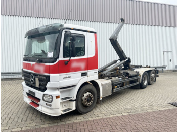 Kancalı yükleyici kamyon MERCEDES-BENZ Actros 2546