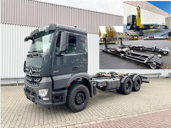 Kancalı yükleyici kamyon MERCEDES-BENZ Arocs 2651