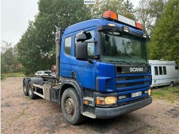 Kancalı yükleyici kamyon SCANIA P124