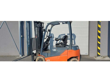 Elektrikli forklift TOYOTA