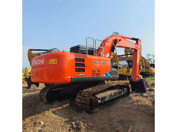 Paletli ekskavatör HITACHI ZX210