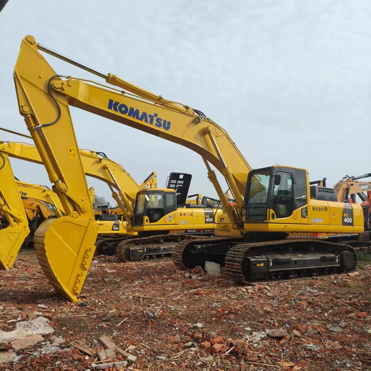 Paletli ekskavatör KOMATSU PC400