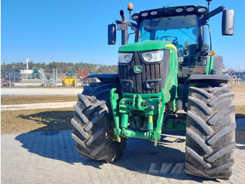 Traktör JOHN DEERE 6215R