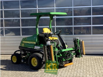 Çim biçme makinesi JOHN DEERE 8700