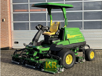 Çim biçme makinesi JOHN DEERE 8700