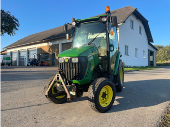 Küçük traktör John Deere 3720: fotoğraf 3