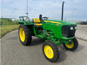 Küçük traktör JOHN DEERE