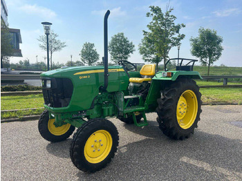 Küçük traktör JOHN DEERE