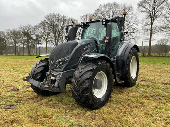 Traktör VALTRA T234