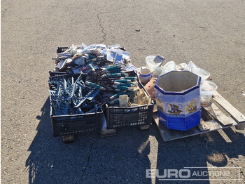 İnşaat ekipmanı Pallet of Various Gardening Tools & Pallet of Decorations: fotoğraf 4