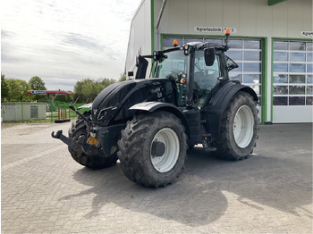 Traktör VALTRA T234