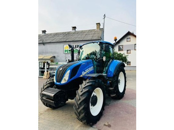 Traktör NEW HOLLAND T5