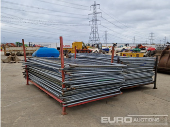 İnşaat ekipmanı Stillage of Heras Fencing (2 of): fotoğraf 3