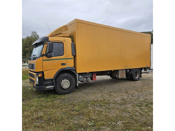 Kapalı kasa kamyon VOLVO FM