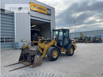 Tekerlekli yükleyici CATERPILLAR 906M