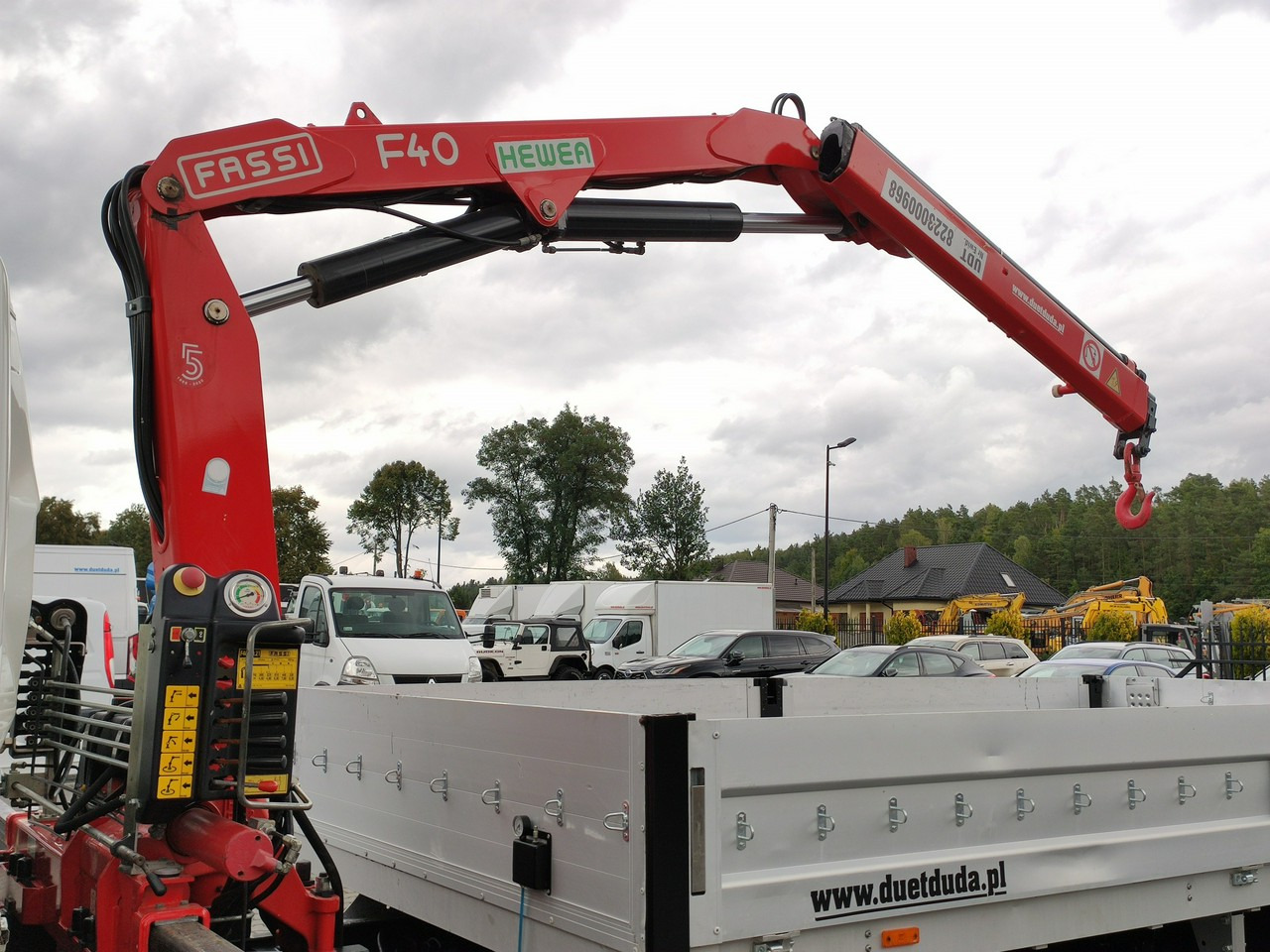 Sal/ Açık kasa kamyon, Vinçli kamyon Mitsubishi Canter Fuso 7C15 3.0/150KM HDS FASSI F40 UNIKAT Super Stan !!!: fotoğraf 7