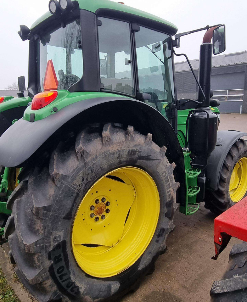 Traktör John Deere 6130M: fotoğraf 7