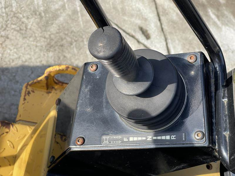 Silindir makinesi Cat CB 24: fotoğraf 15