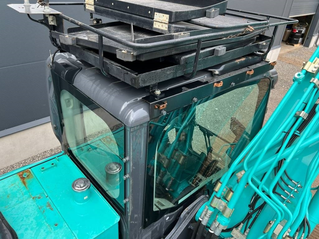 Paletli ekskavatör Kobelco SK 210 LC-10: fotoğraf 25