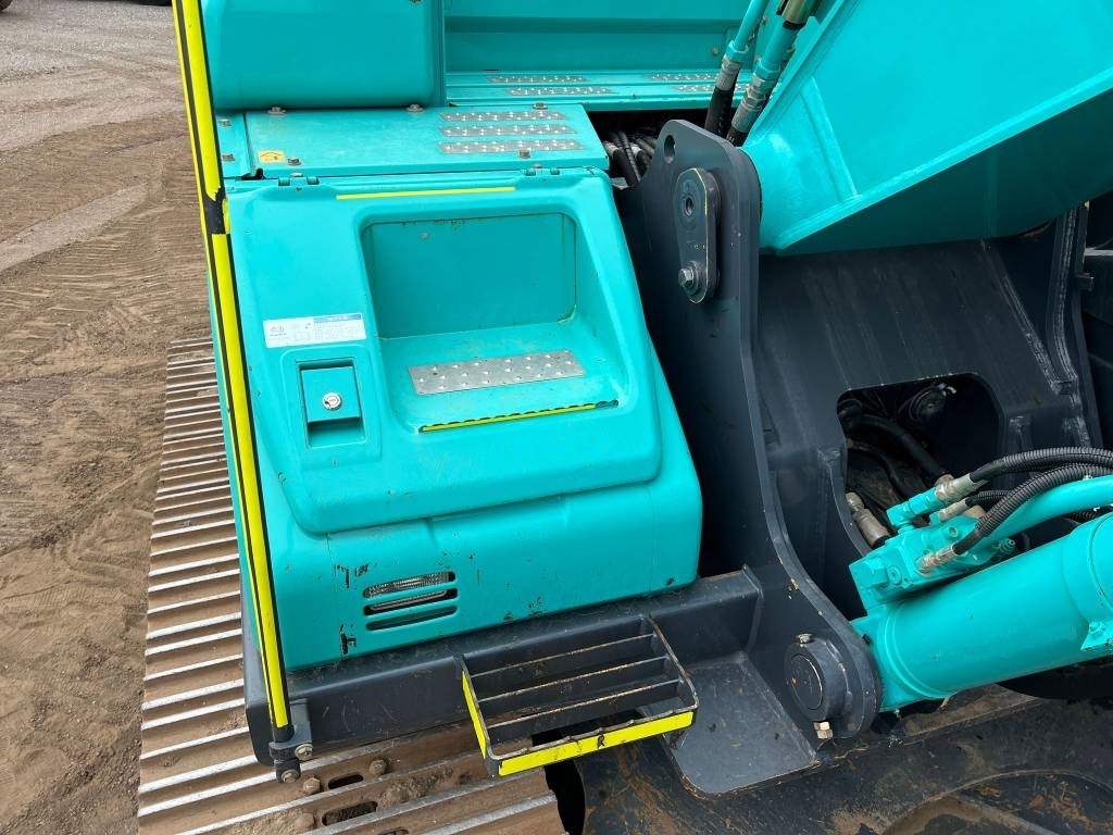 Paletli ekskavatör Kobelco SK 210 LC-10: fotoğraf 9