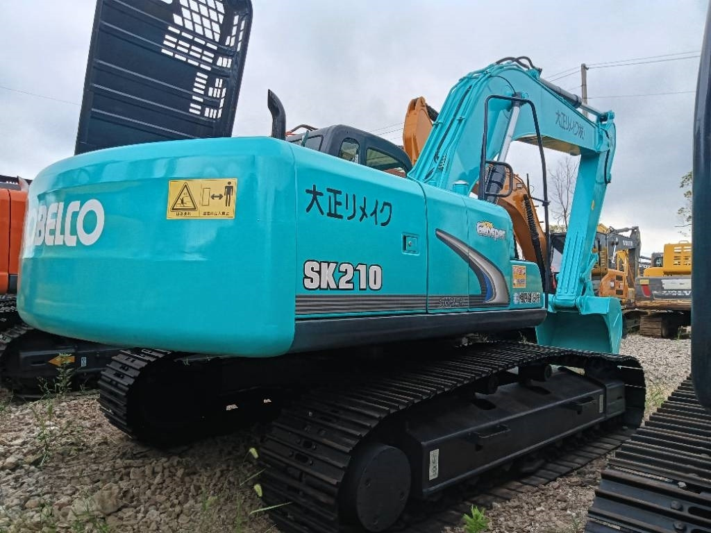 Paletli ekskavatör Kobelco SK 210: fotoğraf 9