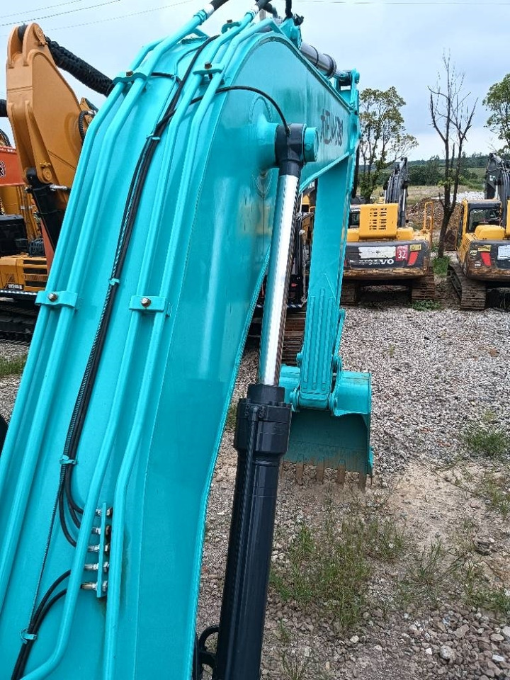 Paletli ekskavatör Kobelco SK 210: fotoğraf 7