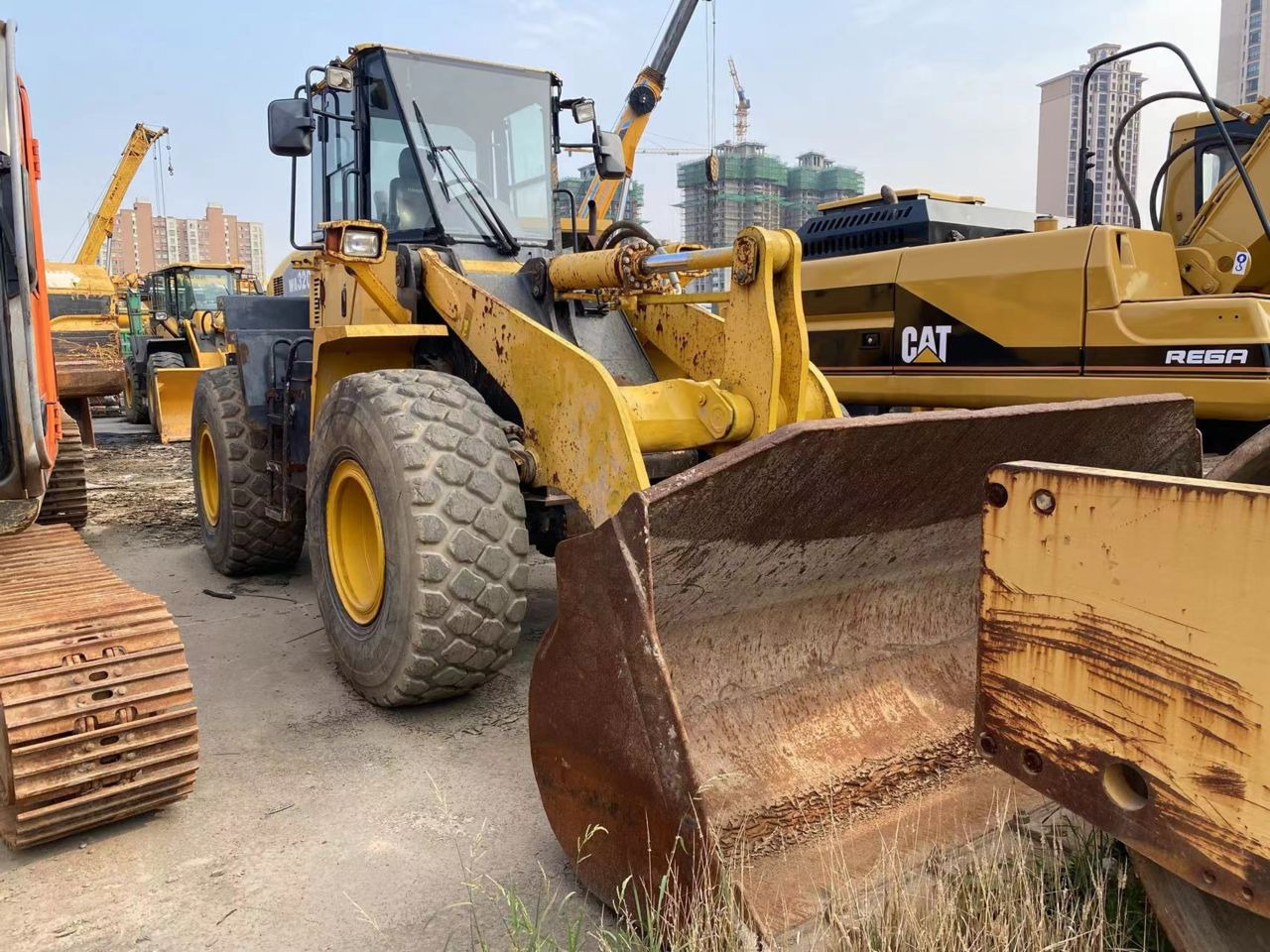 Tekerlekli yükleyici Komatsu WA320-5H: fotoğraf 6