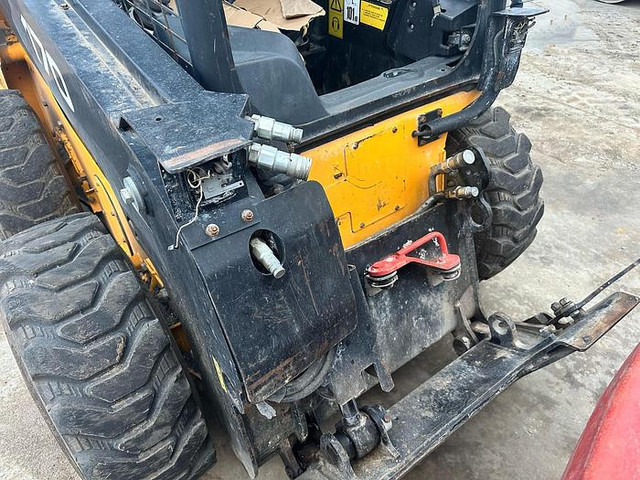 Kompakt paletli yükleyici JCB 170HF: fotoğraf 6