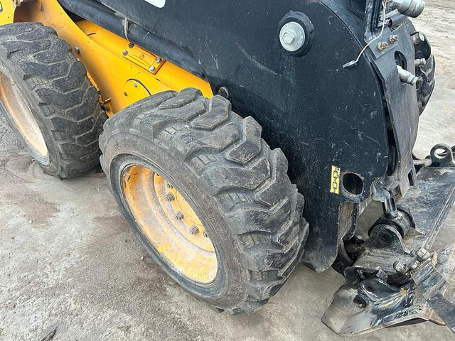 Kompakt paletli yükleyici JCB 170HF: fotoğraf 10