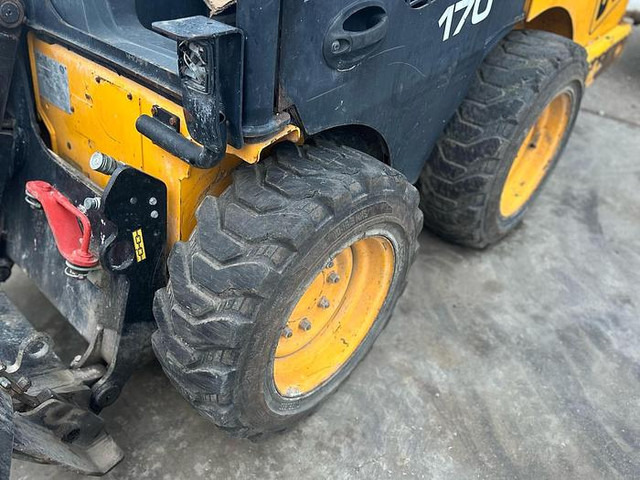 Kompakt paletli yükleyici JCB 170HF: fotoğraf 11