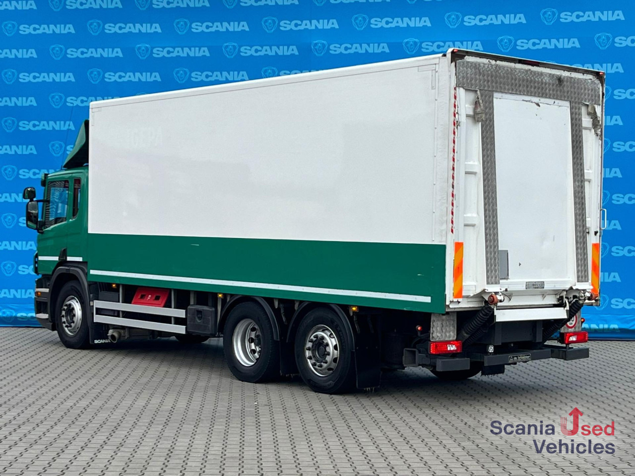 Kapalı kasa kamyon SCANIA P 320 DB6x2*4MNB FULL AIR 8T RETARDER 2T TAIL LIFT: fotoğraf 9