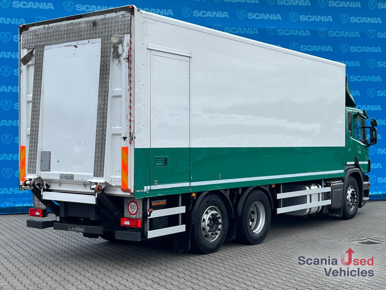 Kapalı kasa kamyon SCANIA P 320 DB6x2*4MNB FULL AIR 8T RETARDER 2T TAIL LIFT: fotoğraf 10