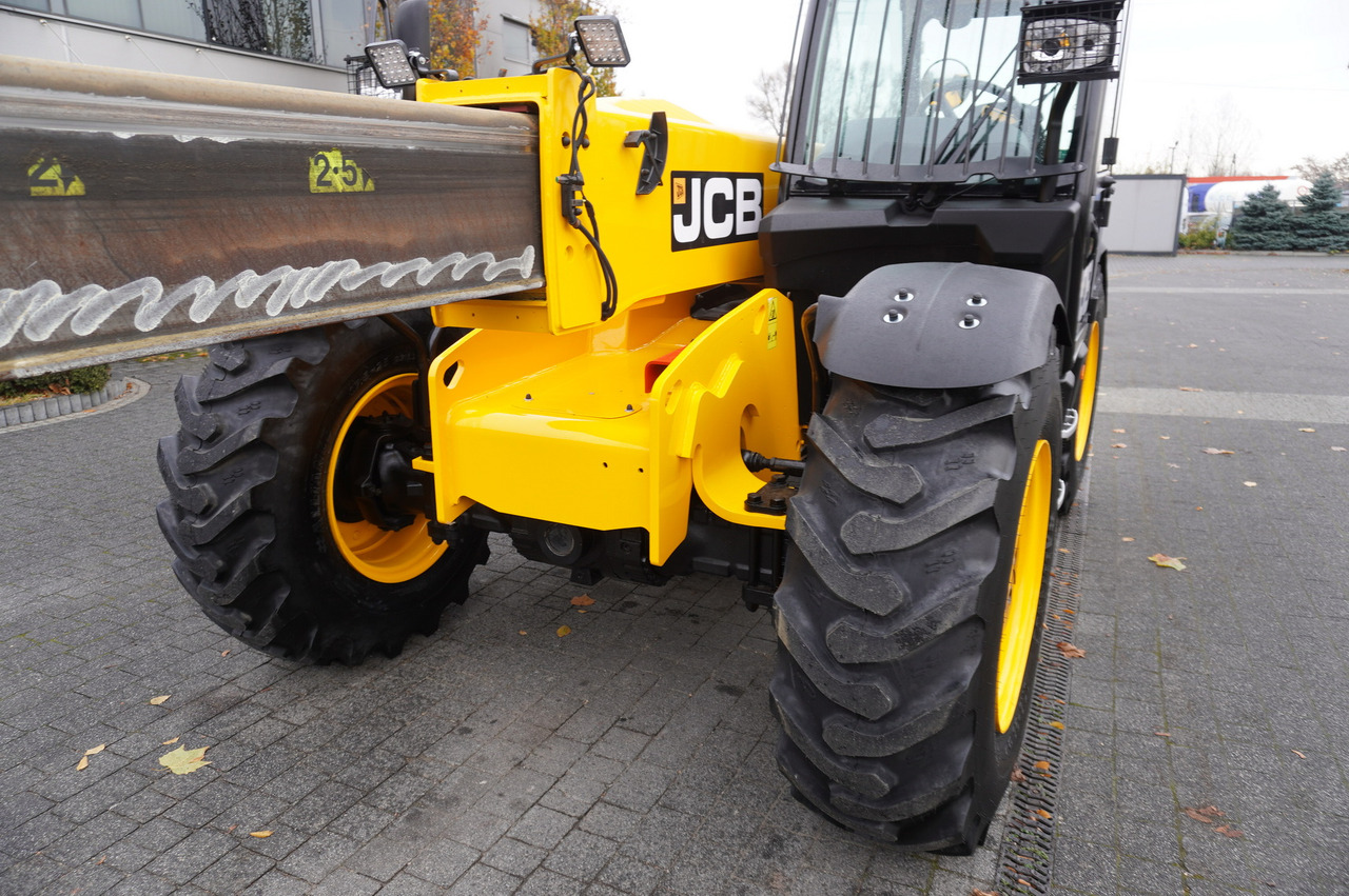 JCB 560-80 / 6 ton lifting capacity / power 146 HP finansal kiralama JCB 560-80 / 6 ton lifting capacity / power 146 HP: fotoğraf 32