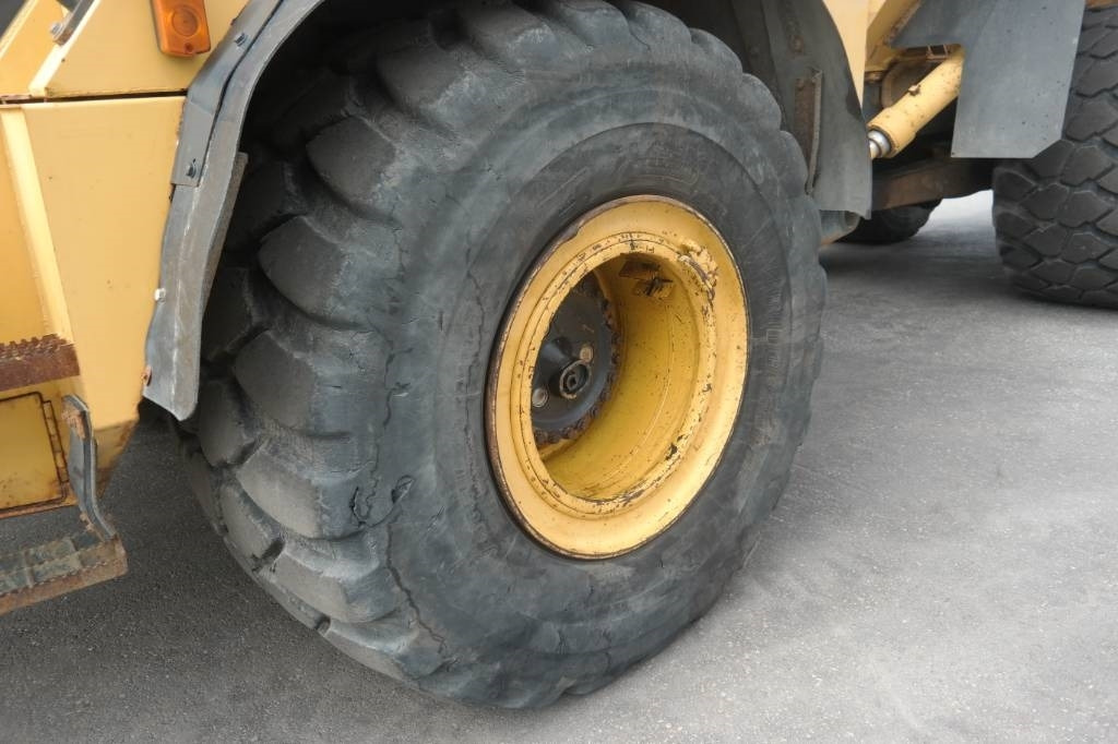 Belden kırma kaya kamyonu Komatsu HM300-1: fotoğraf 8