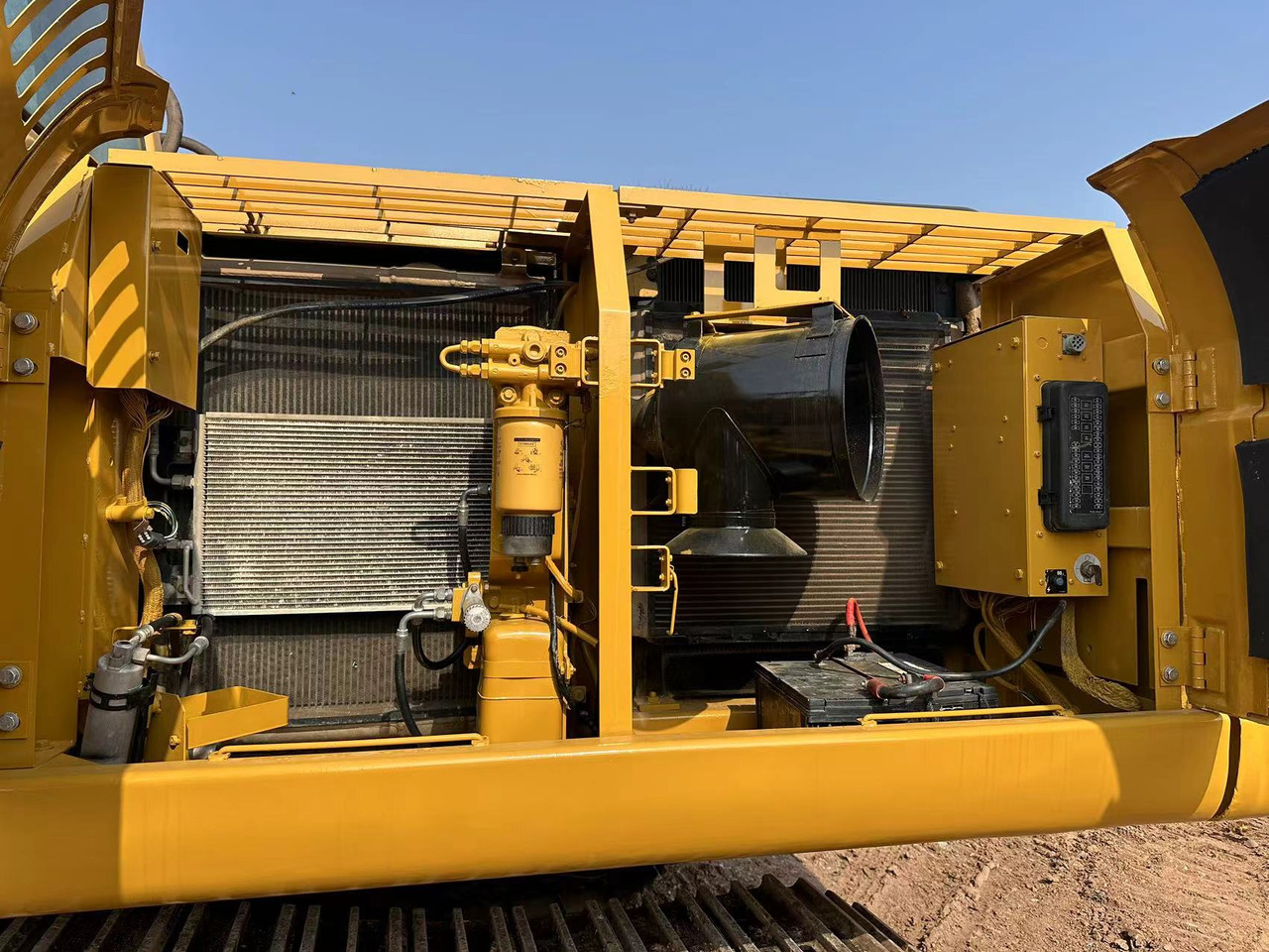 Paletli ekskavatör CATERPILLAR 325C: fotoğraf 10