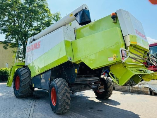 Biçerdöver Claas LEXION 440: fotoğraf 9