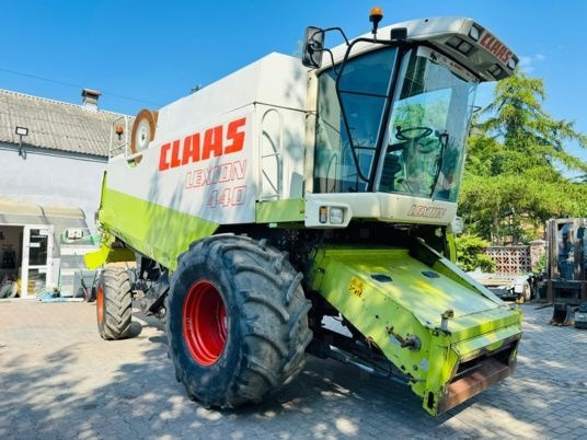 Biçerdöver Claas LEXION 440: fotoğraf 7