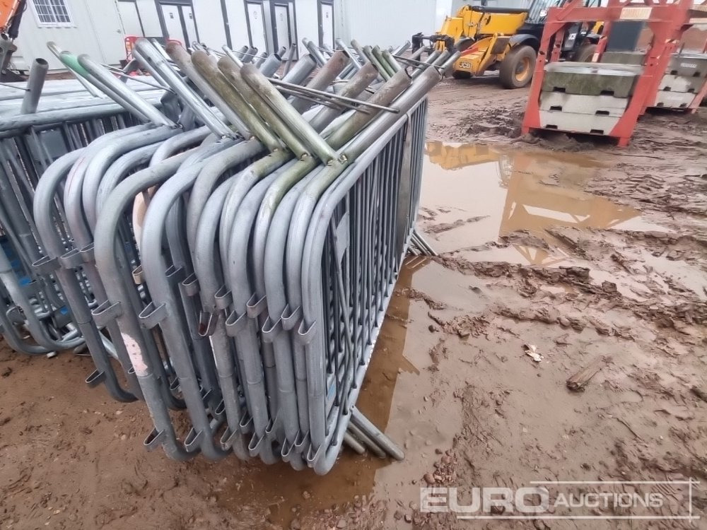 İnşaat ekipmanı Bundle of Metal Safety Barriers (2 of): fotoğraf 7