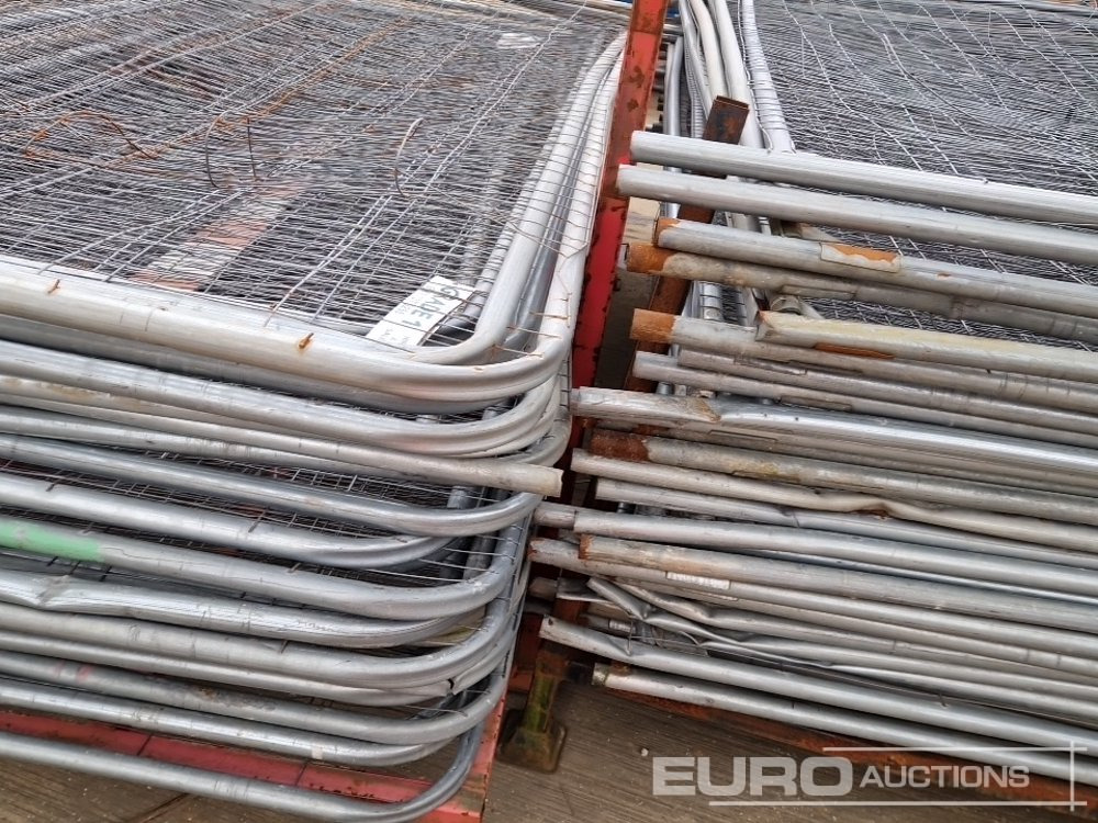 İnşaat ekipmanı Stillage of Heras Fencing (2 of): fotoğraf 16