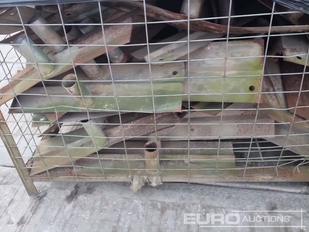 İnşaat ekipmanı Stillage of Metal Heras Fencing Feet (6 of): fotoğraf 17